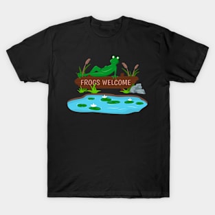 Frog in Pond Design for Frog Fans and Pond Owners T-Shirt